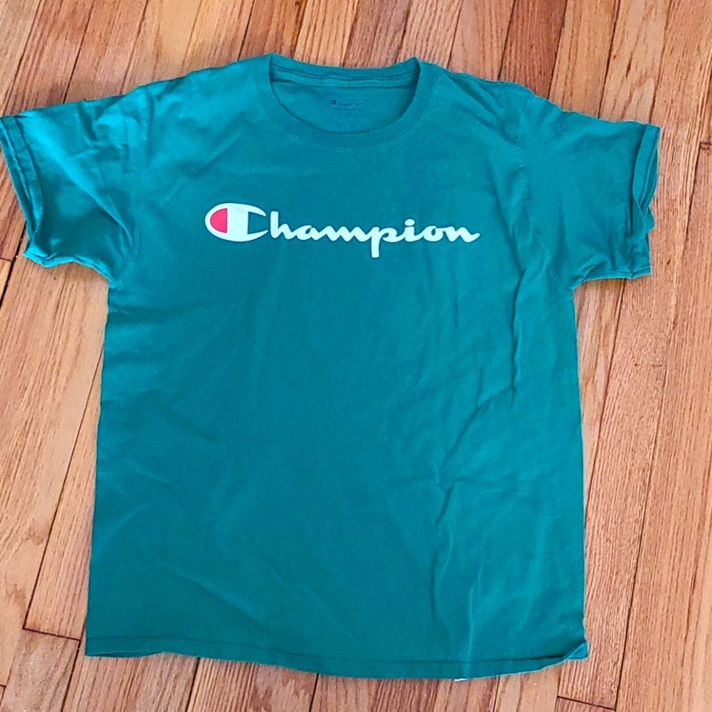Champion T shirt Medium